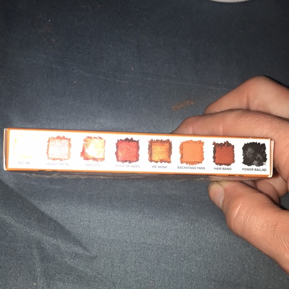 Too Faced “Kitty Likes To Scratch” on the fly eyeshadow pallet - Picture 3 of 7
